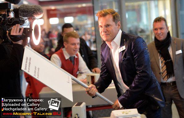 10.01.2014 Дитер Болен представил вторую коллекцию обоев во Франкфурте