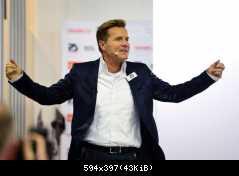 10.01.2014 Дитер Болен представил вторую коллекцию обоев во Франкфурте