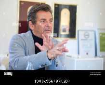 13.02.2023 Томас Андерс дает интервью немецкому информационному агентству в своем офисе в Кобленце, Германия