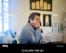 13.02.2023 Томас Андерс дает интервью немецкому информационному агентству в своем офисе в Кобленце, Германия