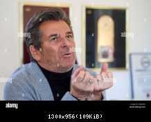 13.02.2023 Томас Андерс дает интервью немецкому информационному агентству в своем офисе в Кобленце, Германия