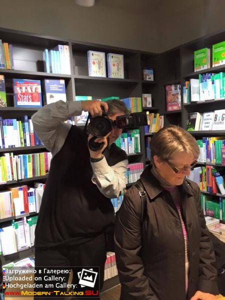 14.11.2015 Томас Андерс на презентации книги Люси и Лиона в книжном магазине Reuffel