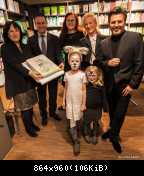 14.11.2015 Томас Андерс на презентации книги Люси и Лиона в книжном магазине Reuffel