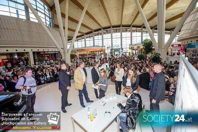 18.10.2013 Dieter in Vienna-the celebration of the 1 year shop G3