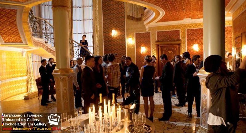 ЗА КУЛИСАМИ (КИЕВ)