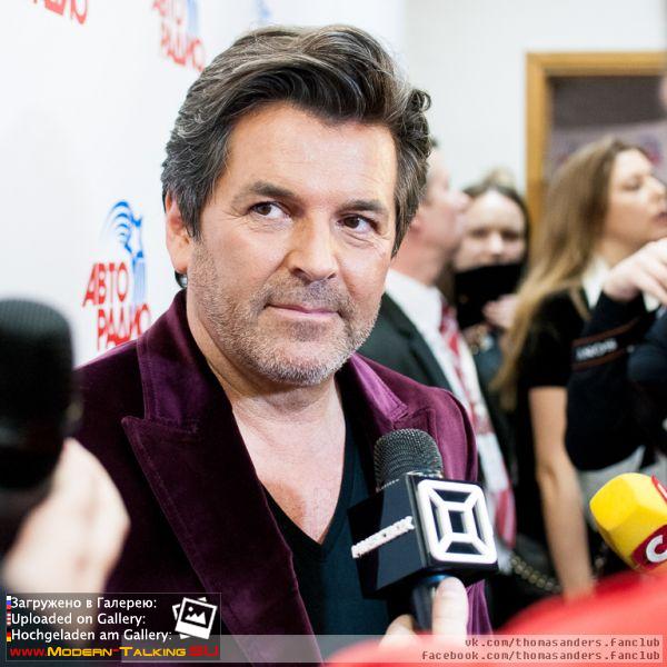 Сразу после выступления Томас Андерс даёт интервью телеканалам