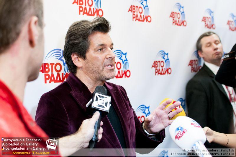 Сразу после выступления Томас Андерс даёт интервью телеканалам