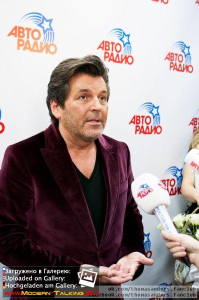 Сразу после выступления Томас Андерс даёт интервью телеканалам