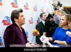 Сразу после выступления Томас Андерс даёт интервью телеканалам