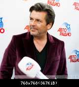 Сразу после выступления Томас Андерс даёт интервью телеканалам