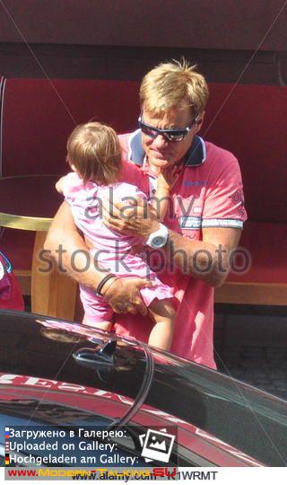 dieter-bohlen-dieter-bohlen-and-girlfriend-carina-borchardt-seen-leaving-k1wrmt