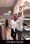 23.11.2017 Claudia Weidung Anders  и её подруга Nadja Schiemann Mädels-Shopping , магазин JUVIA