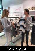 23.11.2017 Claudia Weidung Anders  и её подруга Nadja Schiemann Mädels-Shopping , магазин JUVIA