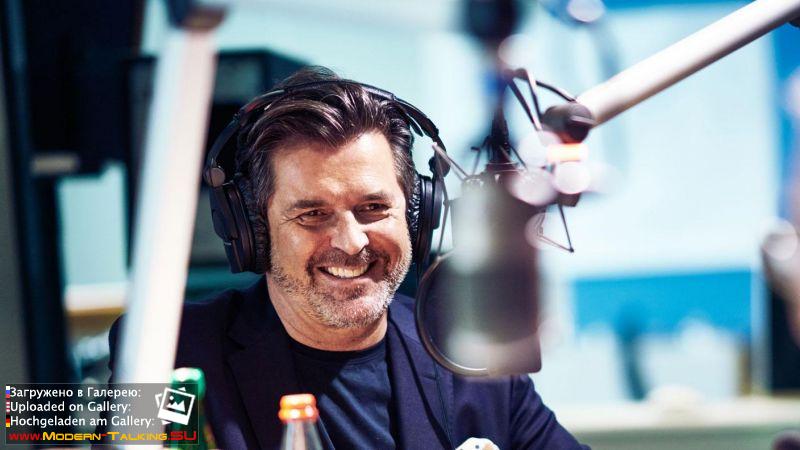 Thomas Anders im SWR4 Studio in Mainz am Mikrofon