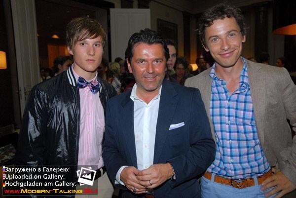 Томас Андерс с поклонниками (1)