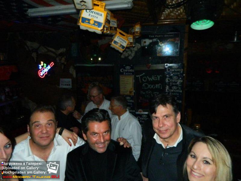 Томас Андерс с поклонниками (2)