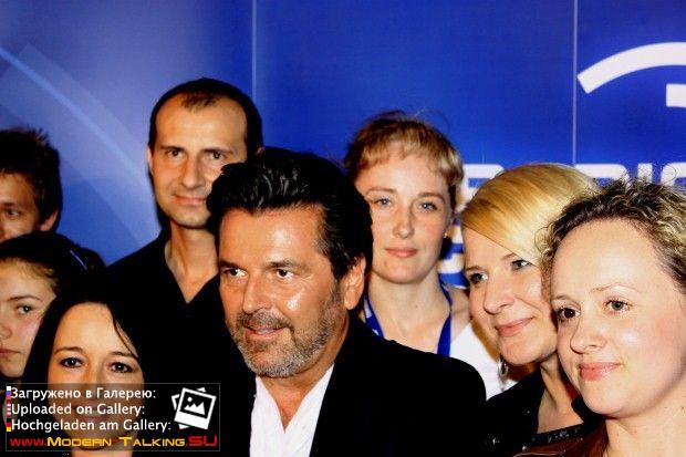 Томас Андерс с поклонниками (27)