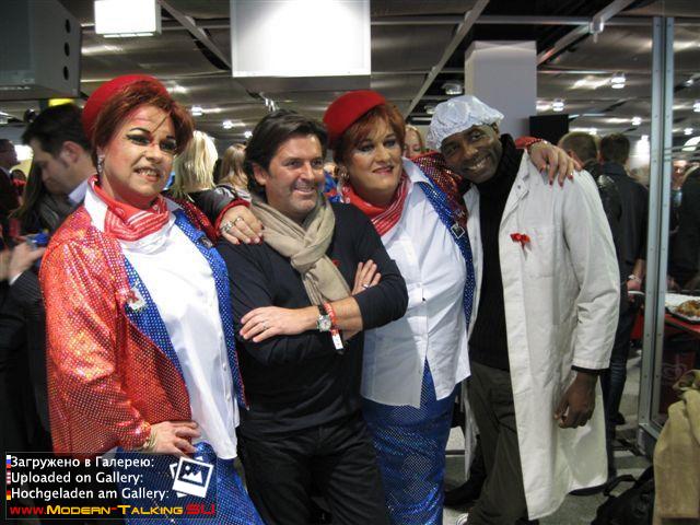 Томас Андерс с поклонниками (41)