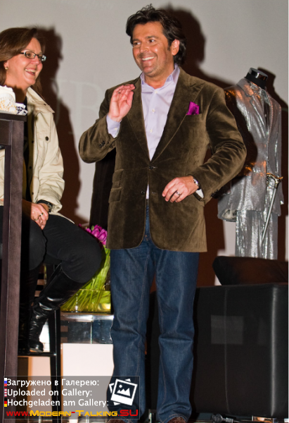 Томас Андерс с поклонниками