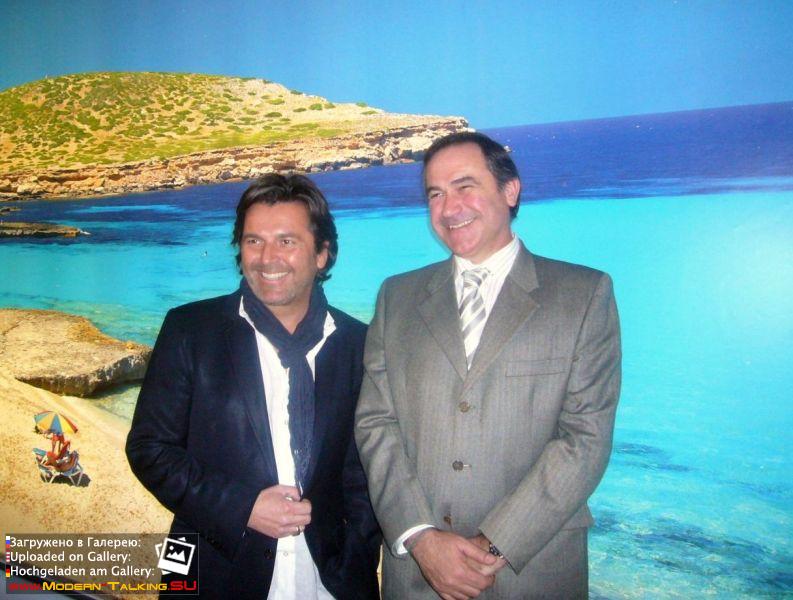 Томас Андерс с поклонниками