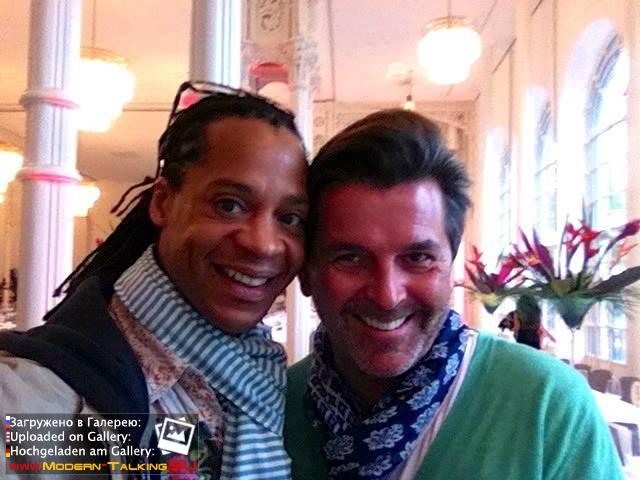 Томас Андерс с поклонниками