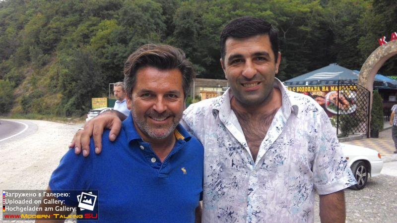 Томас Андерс с поклонниками