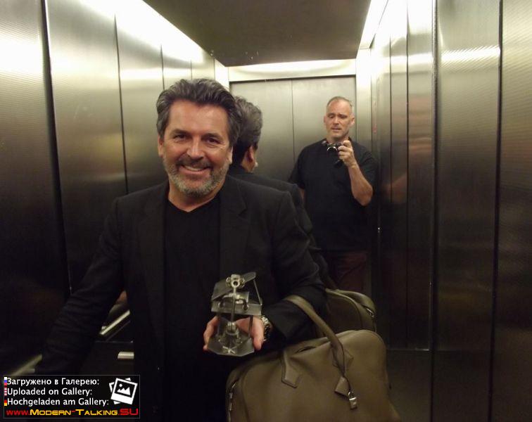 Томас Андерс с поклонниками