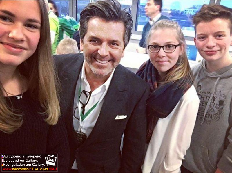 Томас Андерс с поклонниками