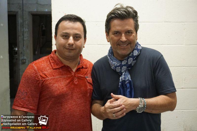 Томас Андерс с поклонниками