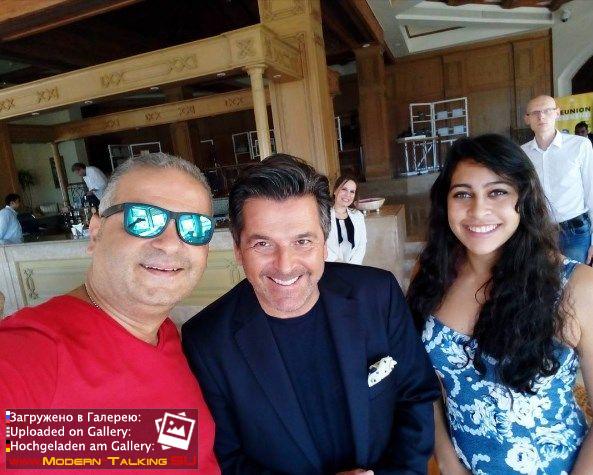 Томас Андерс с поклонниками