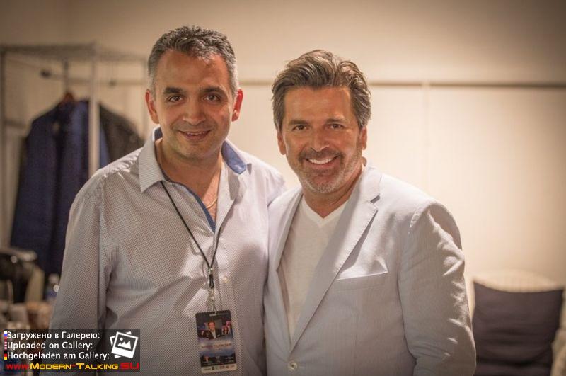 Томас Андерс с поклонниками