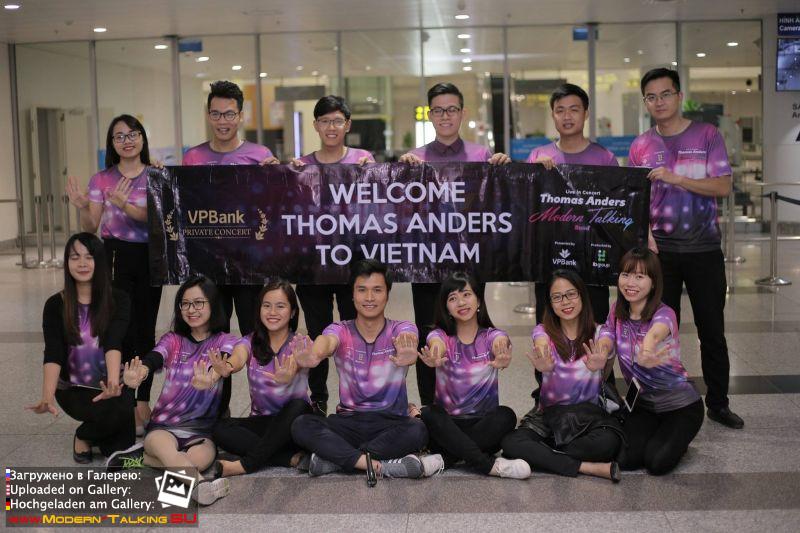 Томас Андерс с поклонниками