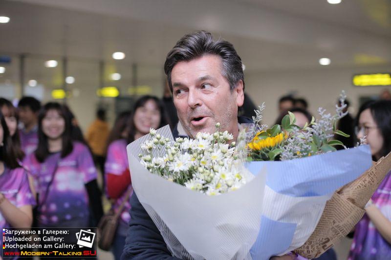 Томас Андерс с поклонниками