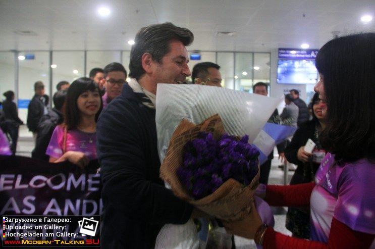 Томас Андерс с поклонниками