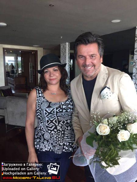 Томас Андерс с поклонниками