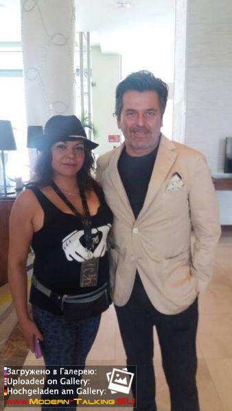 Томас Андерс с поклонниками