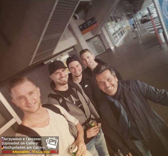 Томас Андерс с поклонниками