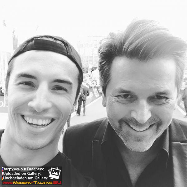 Томас Андерс с поклонниками