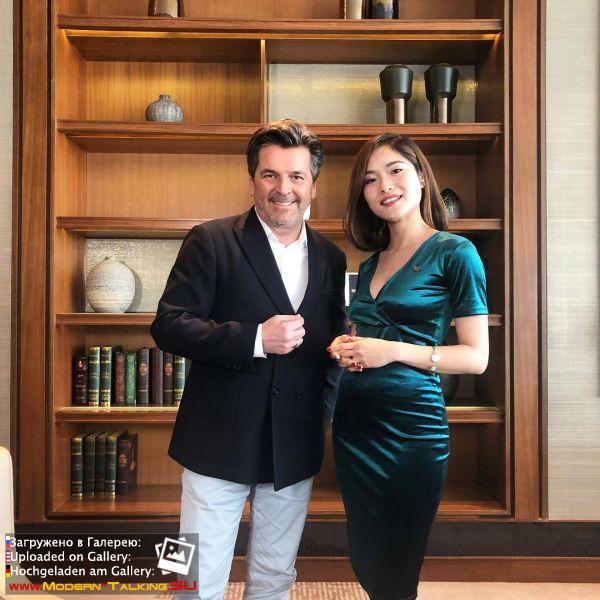 Томас Андерс с поклонниками