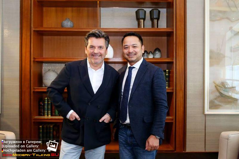 Томас Андерс с поклонниками