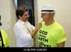 Томас Андерс с поклонниками