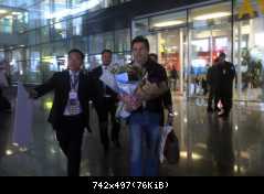 Томас Андерс с поклонниками