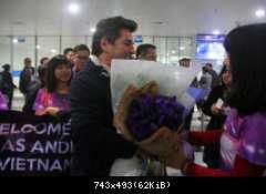 Томас Андерс с поклонниками