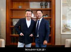 Томас Андерс с поклонниками