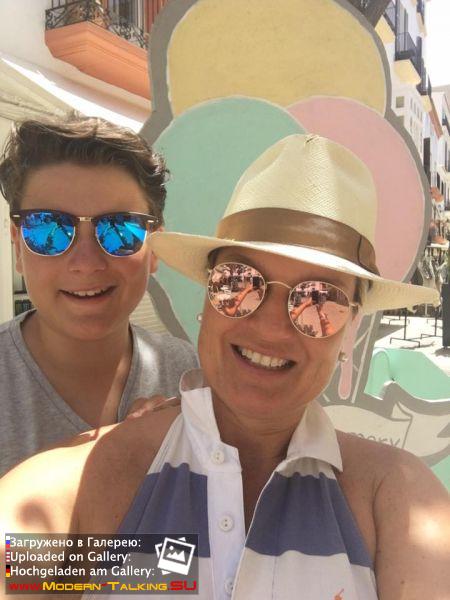 Томас Андерс с семьей