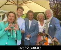 Томас Андерс с семьей (пасха 2022)