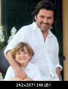 Томас Андерс с семьей